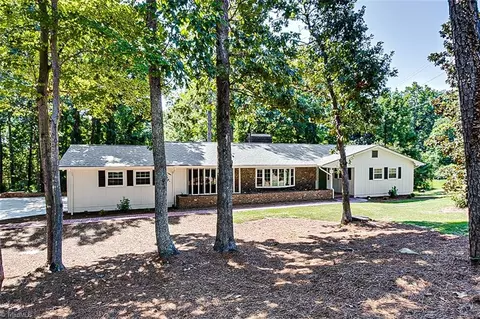 864 Parkview St, Asheboro, NC 27203