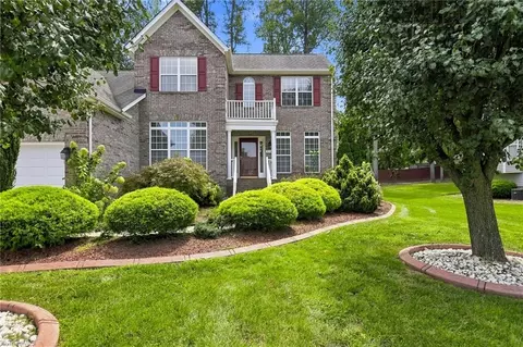 4106 Clovelly Dr, Greensboro, NC 27406