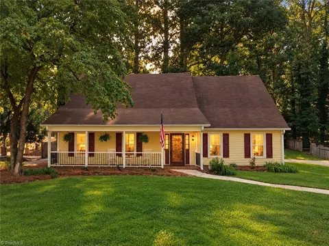 1486 Old Coach Rd, Kernersville, NC 27284