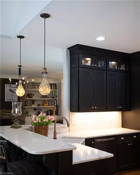 Kitchen - 4803 Hampton Oak Ct, Clemmons, NC 27012 photo 4 of 4