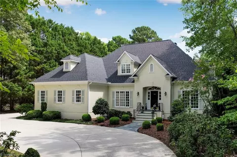 1912 Pembroke Rd, Greensboro, NC 27408
