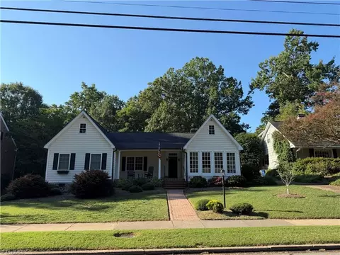 2620 Forest Dr, Winston Salem, NC 27104