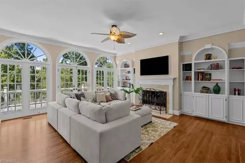 Living - 403 Cascade Dr, High Point, NC 27265 photo 2 of 4