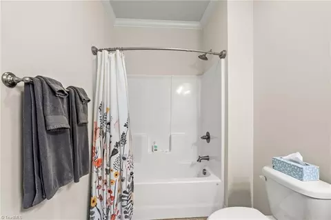 Bath - 140 Windmill Trl, High Point, NC 27265 photo 3 of 4