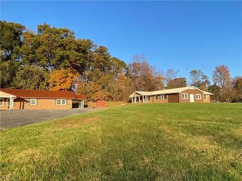 2500 Olivet Ct, Greensboro, NC 27406