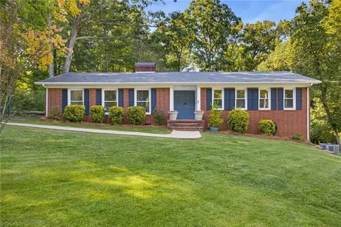 628 Kennedy Country Dr, Asheboro, NC 27205