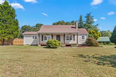 9011 Cook Farm Rd, Belews Creek, NC 27009