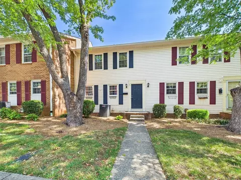 3219 Regents Park Ln #C, Greensboro, NC 27455