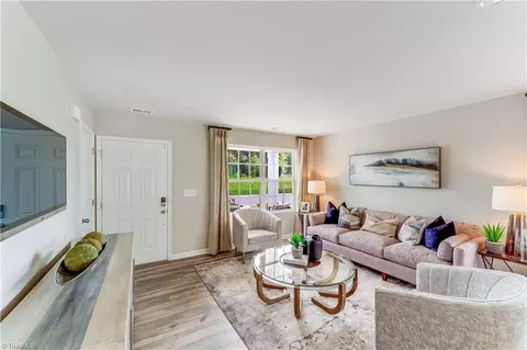 3 Blue Quail Dr, Kernersville, NC 27284