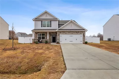Exterior - 6947 Saddlebred Dr, Trinity, NC 27370 photo 2 of 7