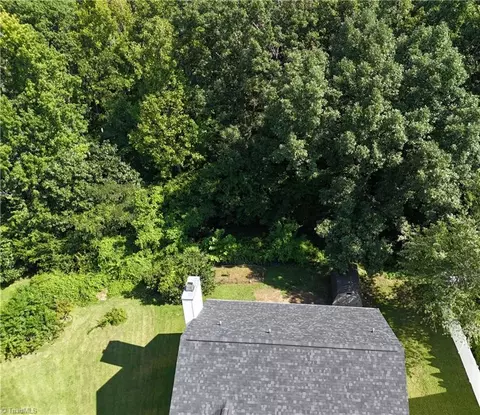 View/Area - 1015 Cayley Ct, High Point, NC 27260 photo 3 of 5