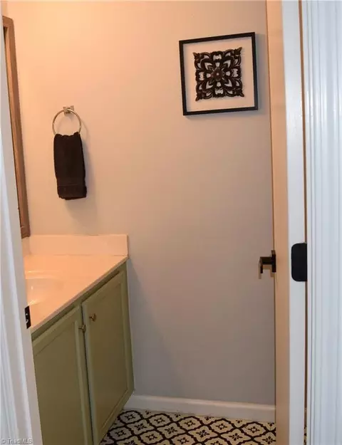 Bath - 1015 Cayley Ct, High Point, NC 27260 photo 1 of 3