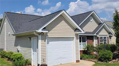 4765 Summerlyn Place Dr, Kernersville, NC 27284