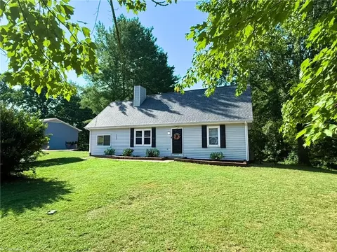 5308 Oswego Ct, Tobaccoville, NC 27050