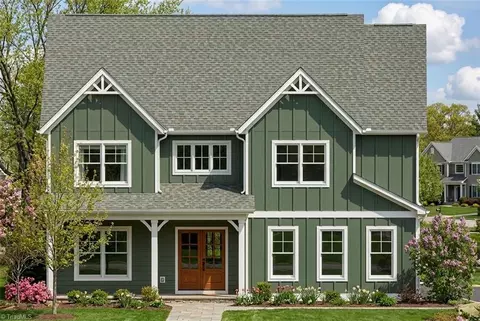 513 Saddleback Rd, Greensboro, NC 27455