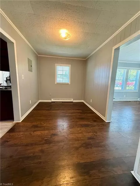 Dining - 1003 Unity St, Thomasville, NC 27360 photo 1 of 1