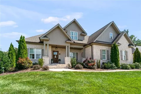261 Prescott Dr, Winston Salem, NC 27107