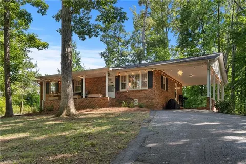 207 Leland Dr, Winston Salem, NC 27106
