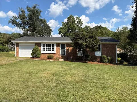 3221 Meadow Ln, Winston Salem, NC 27107