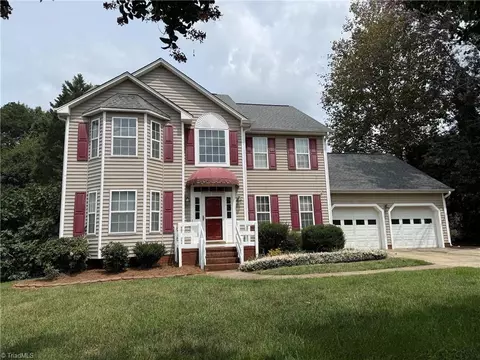 2017 Pembrooke Forest Dr, Winston Salem, NC 27106