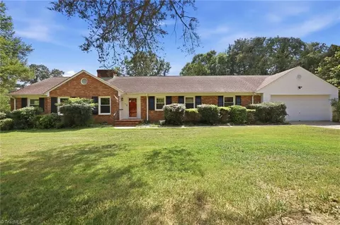5923 Arcadia Dr, Greensboro, NC 27410