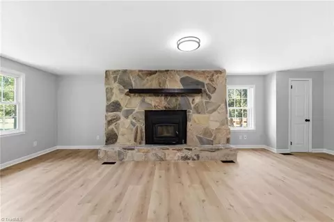 Living - 4484 Virginia Dr, Trinity, NC 27370 photo 6 of 11