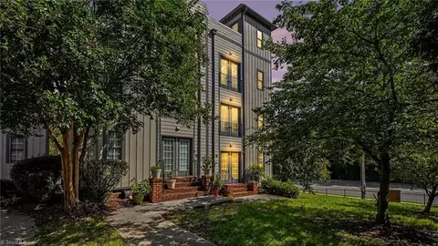 445 Mcadoo Ave, Greensboro, NC 27406