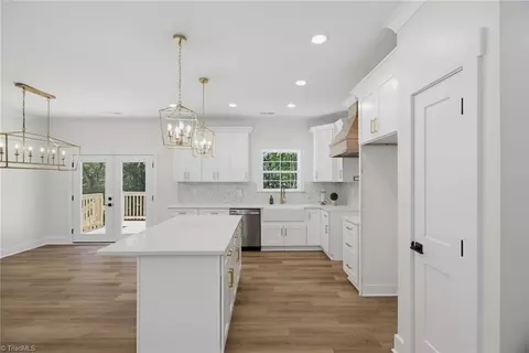 Entry Way - 761 Brown Rd, King, NC 27021 photo 2 of 3