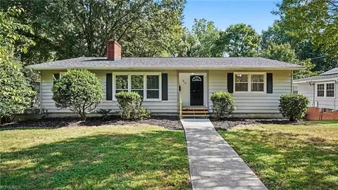 3016 Kinnamon Rd, Winston Salem, NC 27104
