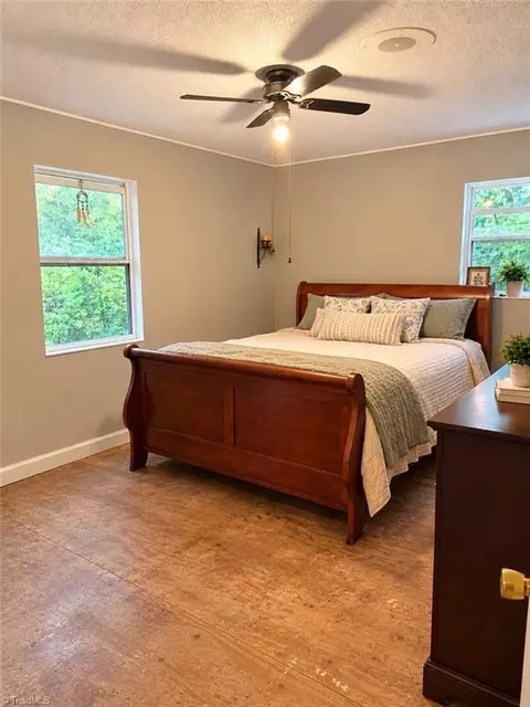 Bedroom - 6468 Hampton Rd, Clemmons, NC 27012 photo 1 of 2