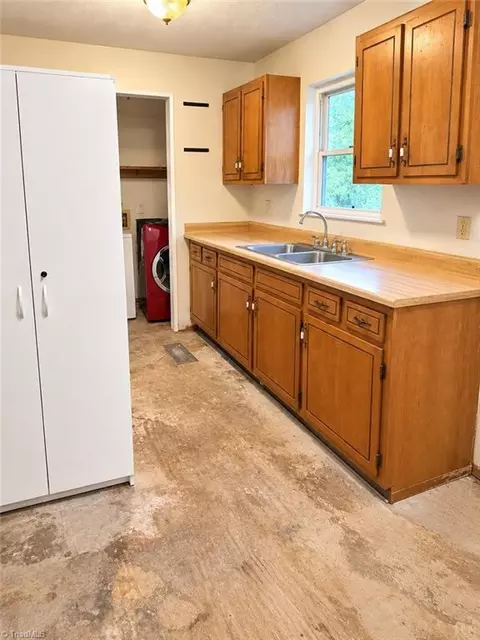Kitchen - 6468 Hampton Rd, Clemmons, NC 27012 photo 1 of 1