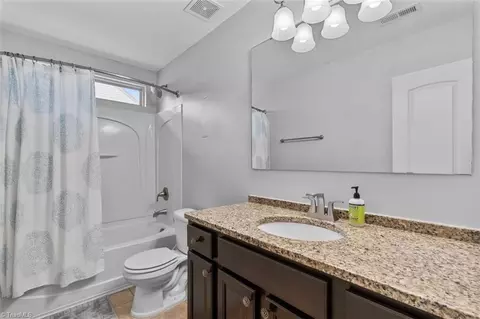 Bath - 1814 Castle Gate Ct, High Point, NC 27265 photo 3 of 3