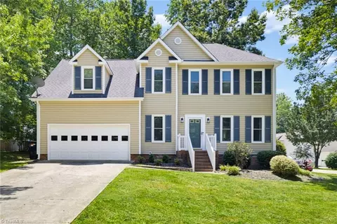 6101 Glenridge Ct, Kernersville, NC 27284