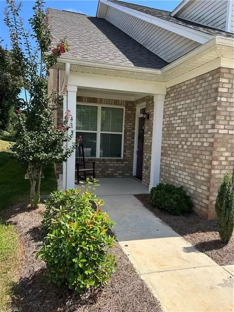 413 Mountain Grove Ln, Kernersville, NC 27284
