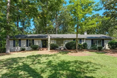 108 Cottonwood Dr, Jamestown, NC 27282