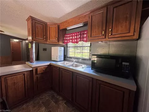 210 Star View Dr, King, NC 27021 photo 10