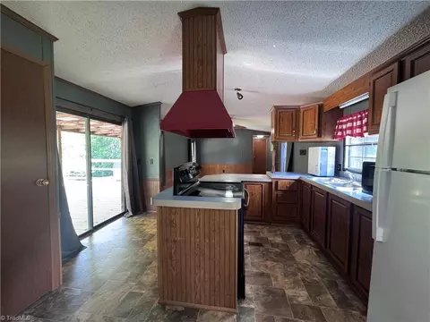 210 Star View Dr, King, NC 27021 photo 9