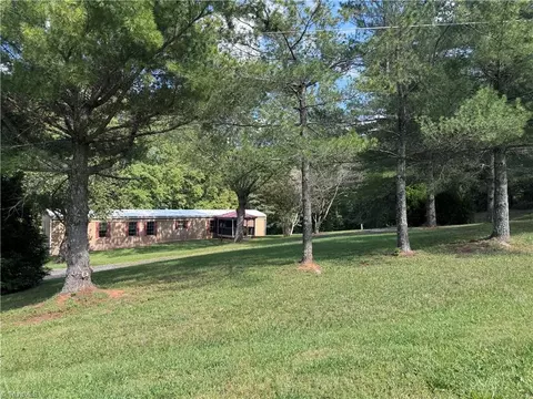 210 Star View Dr, King, NC 27021 photo 2