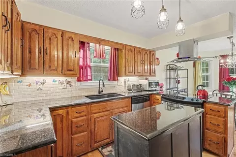 Kitchen - 6005 Stone Bluff Dr, Clemmons, NC 27012 photo 1 of 2