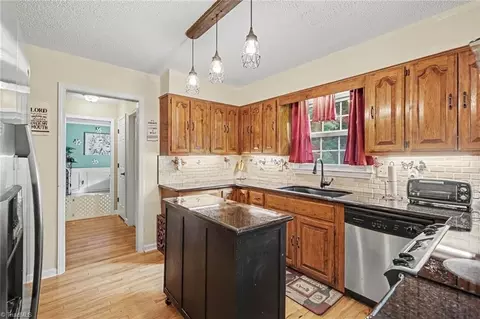 Kitchen - 6005 Stone Bluff Dr, Clemmons, NC 27012 photo 2 of 2