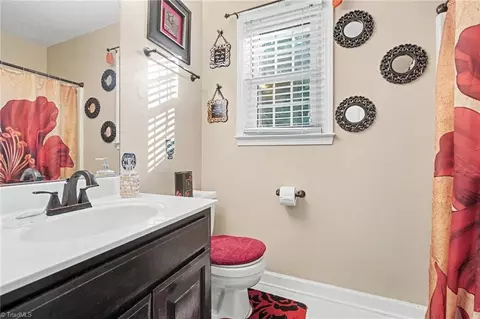 Bath - 6005 Stone Bluff Dr, Clemmons, NC 27012 photo 3 of 3