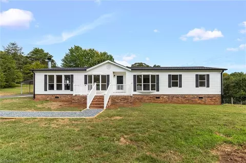 1141 Cook St, Winston Salem, NC 27105