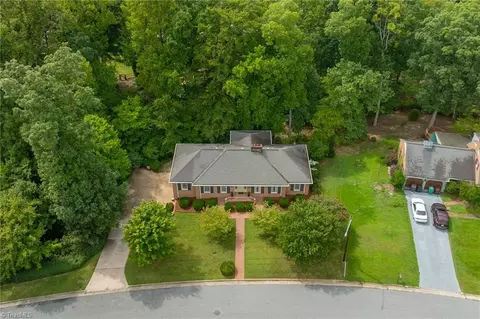 927 Kingston Dr, High Point, NC 27262