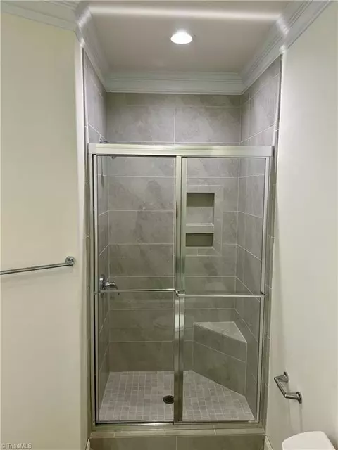 Bath - 4743 Willowstone Dr, High Point, NC 27265 photo 2 of 5