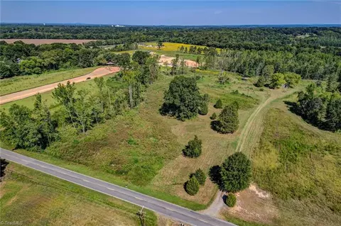 1155 Chumney Loop, Eden, NC 27288 photo 5