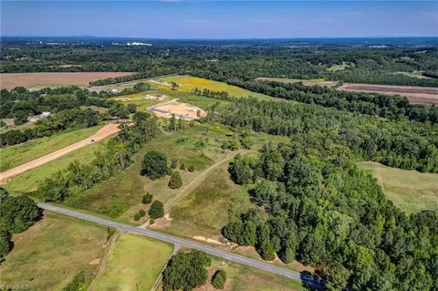 1155 Chumney Loop, Eden, NC 27288 photo 3