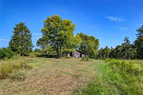 1155 Chumney Loop, Eden, NC 27288 photo 9