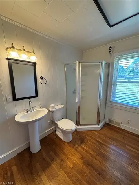 Bath - 200 King St W, King, NC 27021 photo 2 of 2