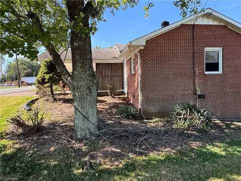 Exterior - 200 King St W, King, NC 27021 photo 7 of 17