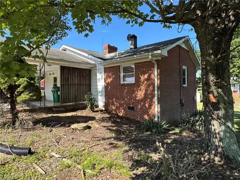 Exterior - 200 King St W, King, NC 27021 photo 3 of 17